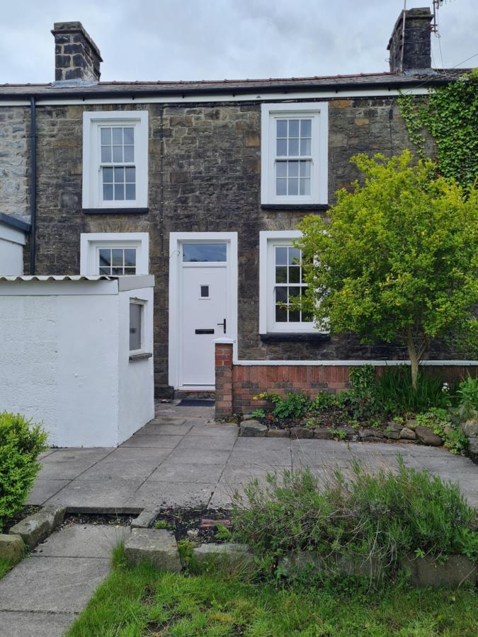 Picturesque 2 Bedroom Miners Cottage Near Bike Park Wales & Brecon Beacons Merthyr Tydfil Buitenkant foto