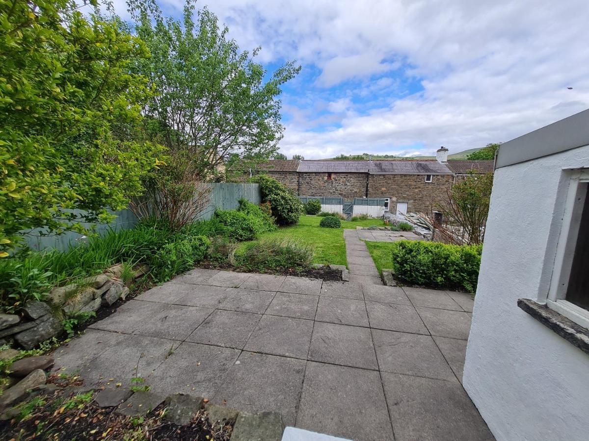 Picturesque 2 Bedroom Miners Cottage Near Bike Park Wales & Brecon Beacons Merthyr Tydfil Buitenkant foto